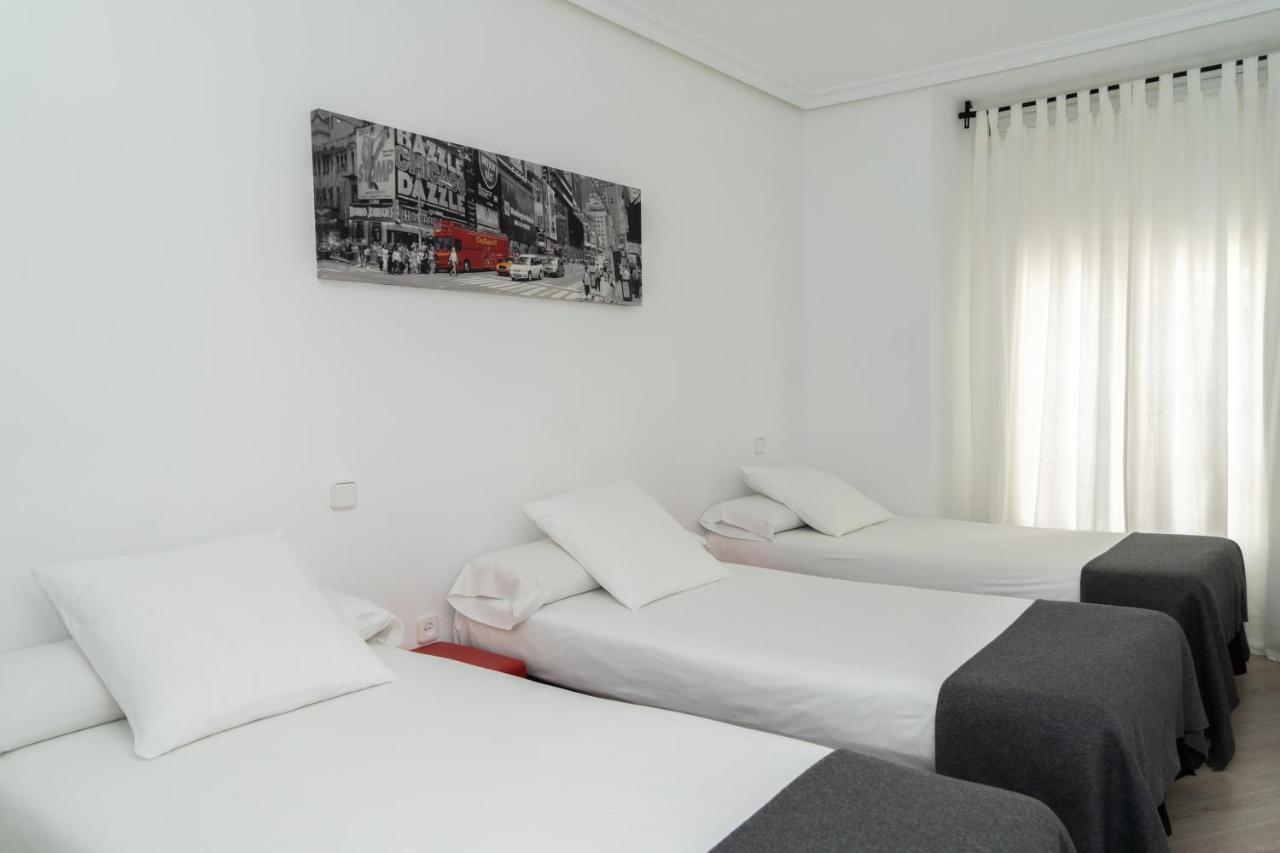 Hostal Gala Madrid Luaran gambar