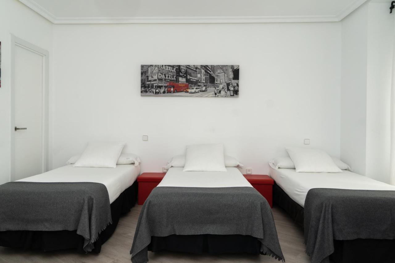 Hostal Gala Madrid Luaran gambar