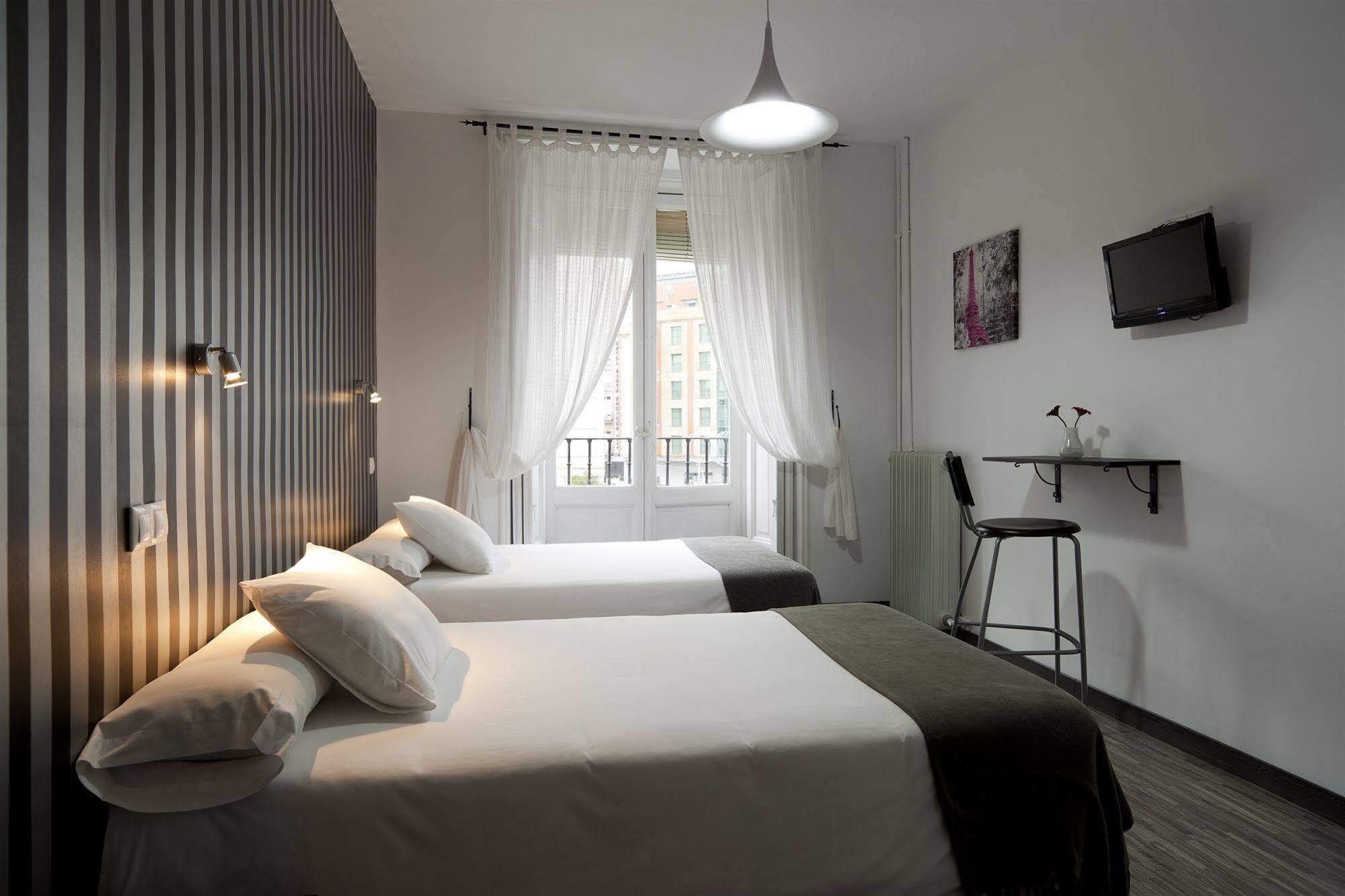 Hostal Gala Madrid Luaran gambar