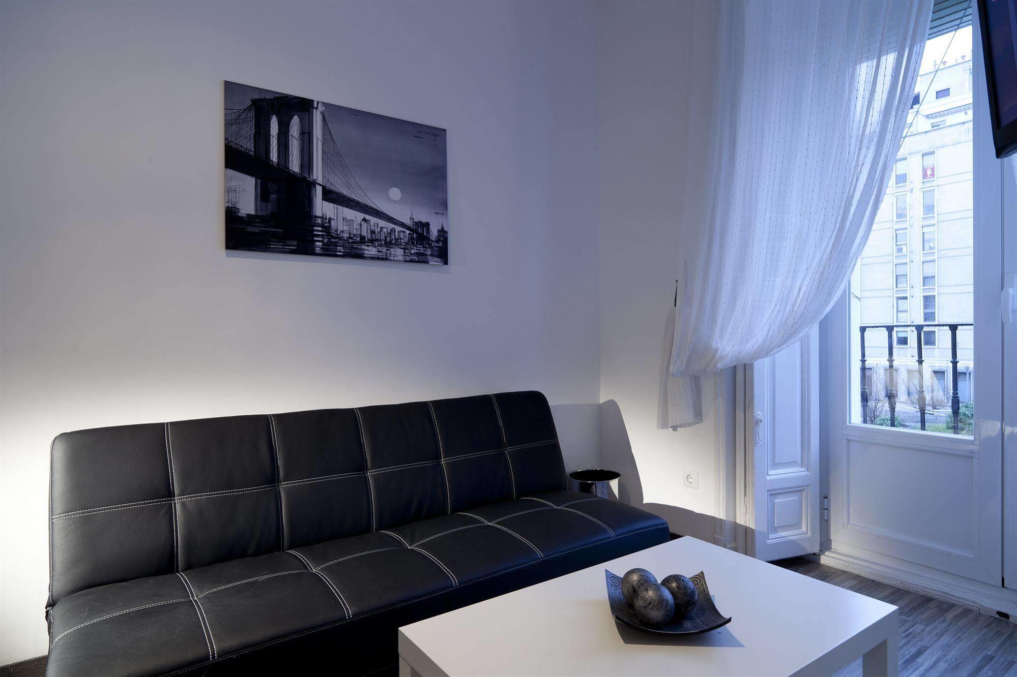 Hostal Gala Madrid Luaran gambar