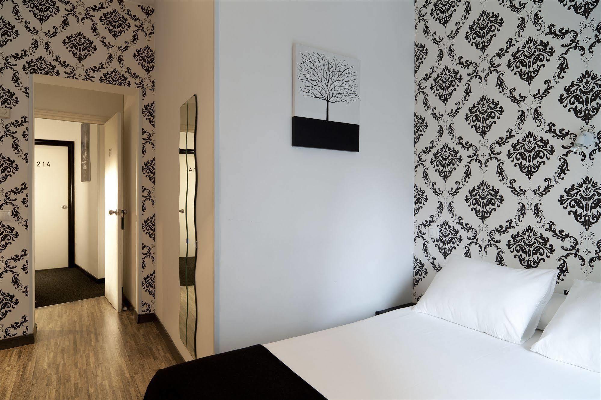 Hostal Gala Madrid Luaran gambar